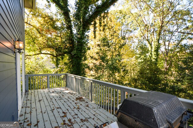 Building Photo - 2704 Margaret Mitchell Dr NW