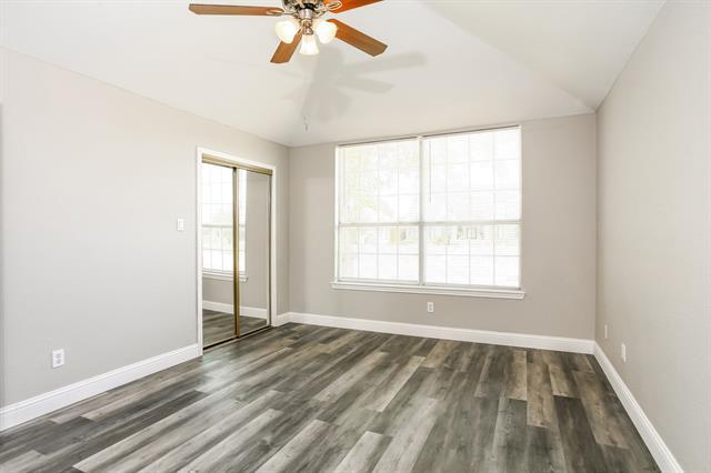 Building Photo - 8102 Lake Bend Dr