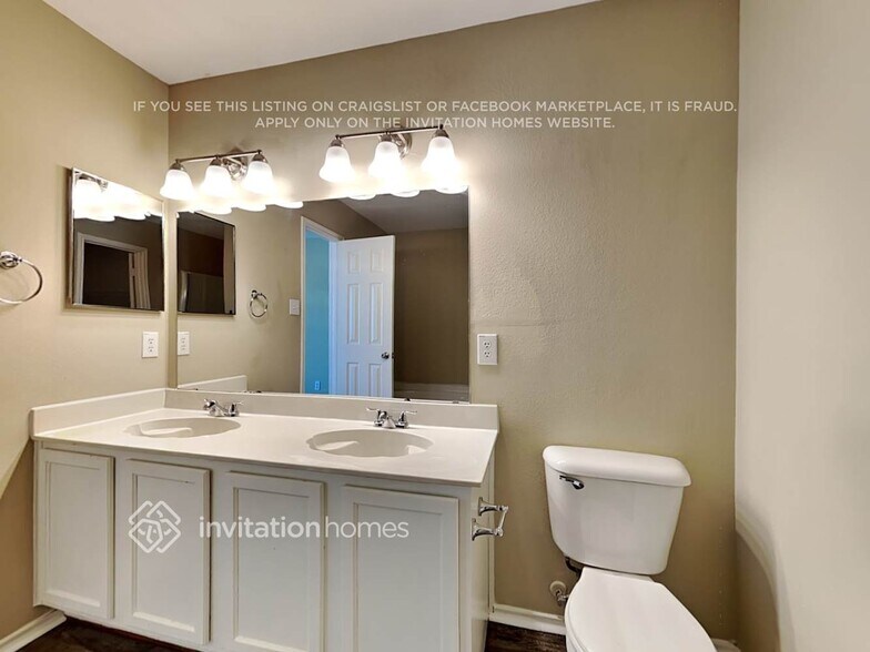 Building Photo - 805 Honey Hollow Dr