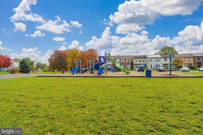 Building Photo - 7167 Glenmeadow Ct