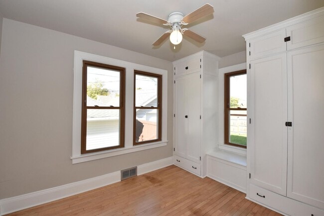 Building Photo - 1567 S 77th St