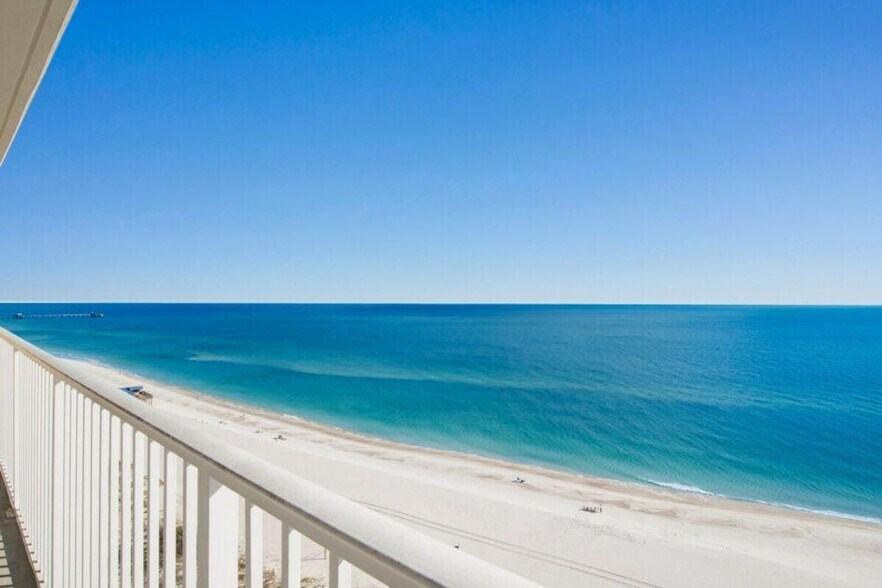 Building Photo - 365 E Beach Blvd