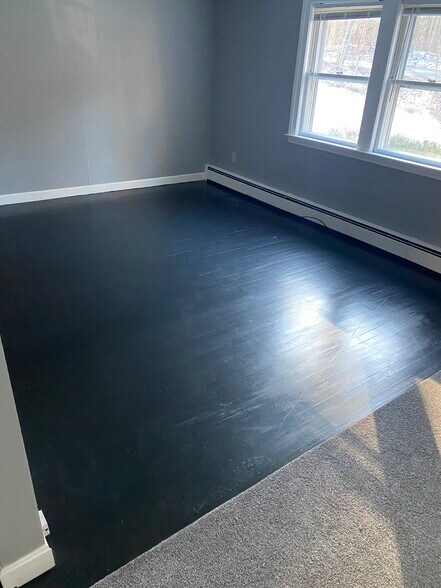 Lvingroom - 843 Boston Rd