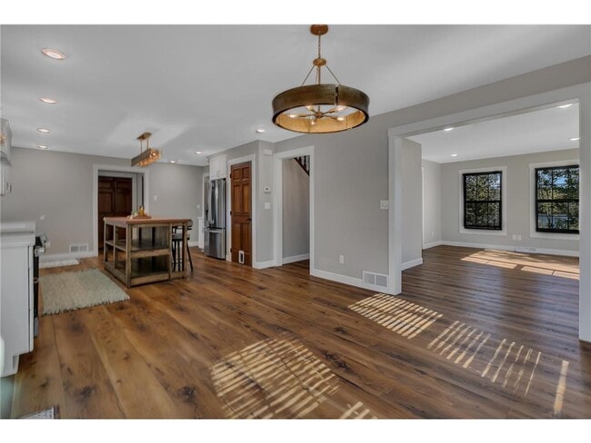 Building Photo - 501 Riverside Ave N