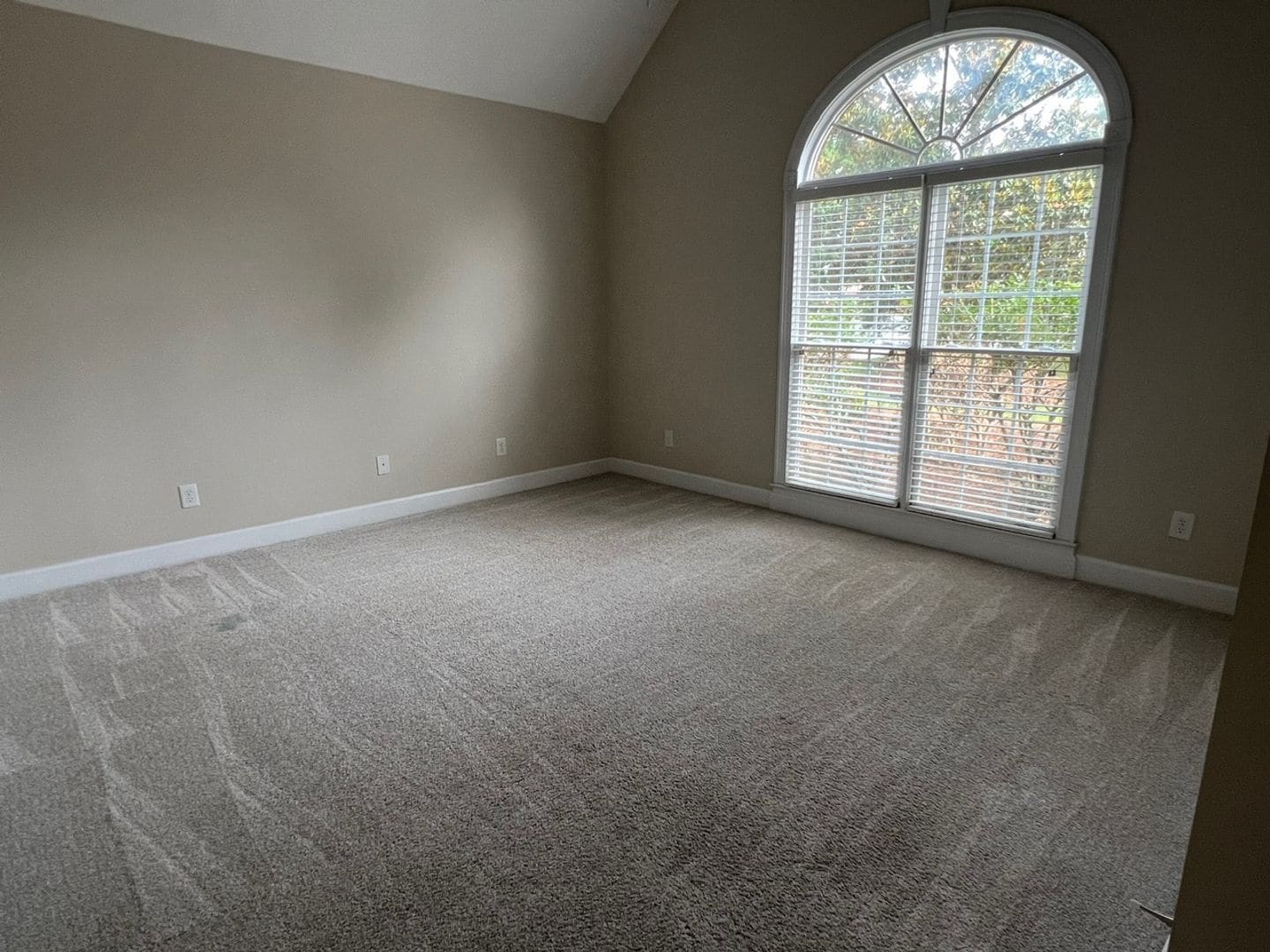 Building Photo - 714 Berry Ln