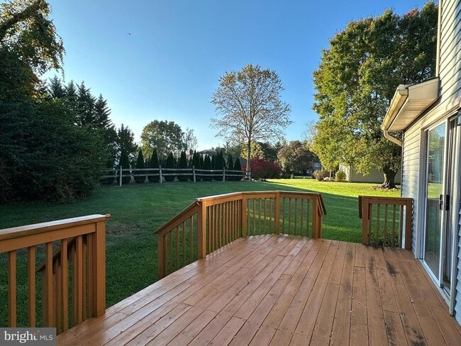 Building Photo - 703 Lora Ln