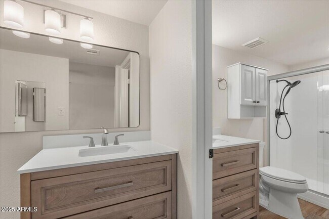 Building Photo - 7803 E Vernon Ave