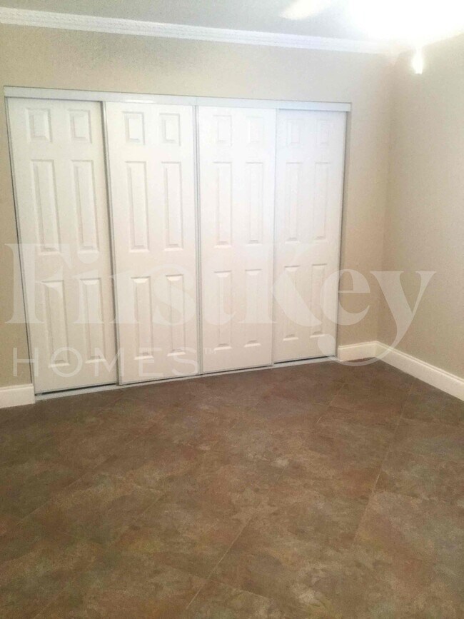 Building Photo - 19742 Carolina Cir