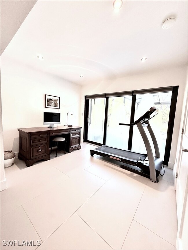 Building Photo - 3631 1st Ave NW