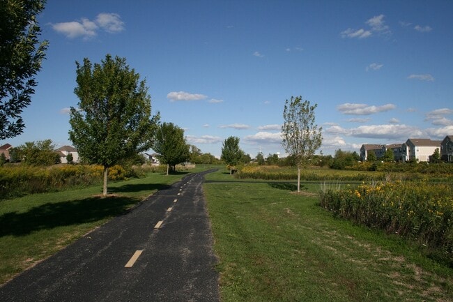 Building Photo - 205 Springbrook Trail S