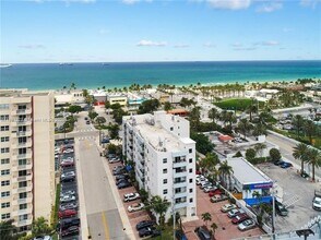 Building Photo - 2900 Banyan St