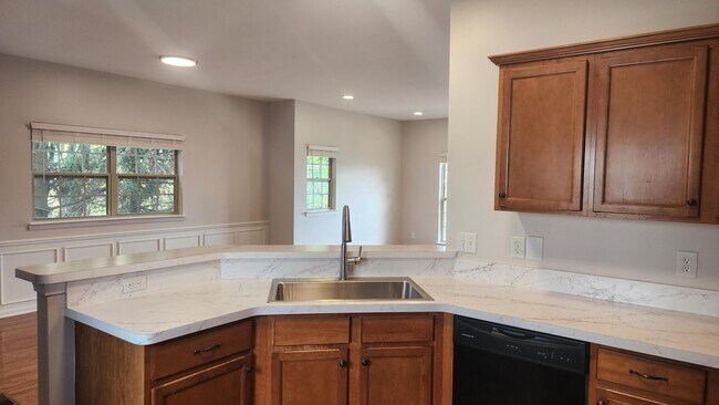 Building Photo - 1574 Kessler Ave