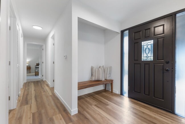 Building Photo - Fully Remodeled 4BR Rambler in Private Federal Way Community