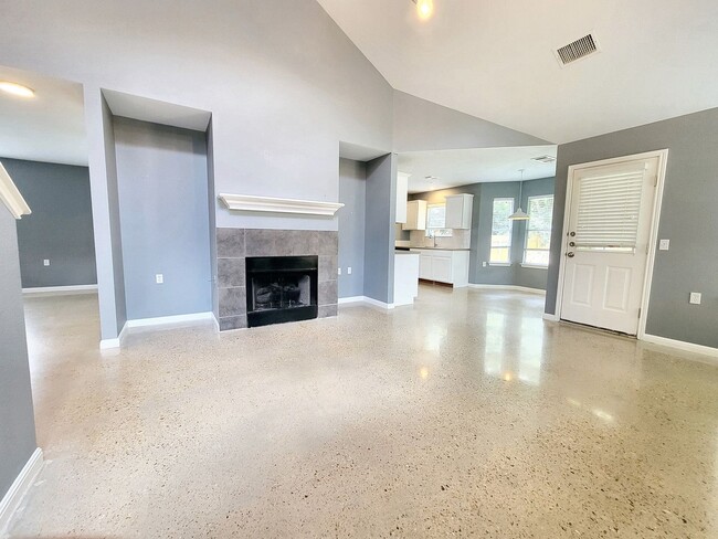 Building Photo - 5608 Steven Creek Way