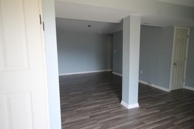 Building Photo - 87 Oland St