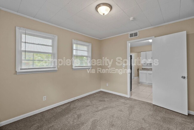 Building Photo - 1132 Redman Blvd