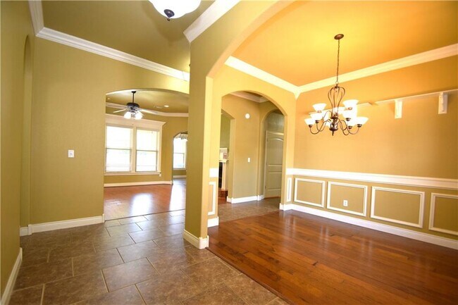 Building Photo - 4004 SW Layton Rd
