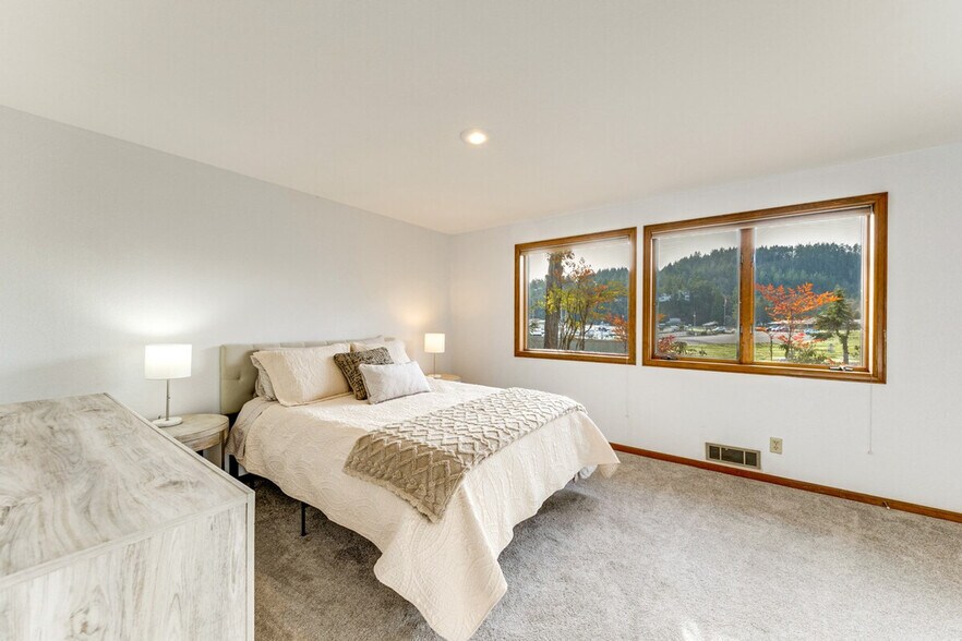 Building Photo - 902 Paiute Pl