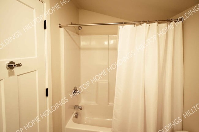 Building Photo - 9 Brookside Rd