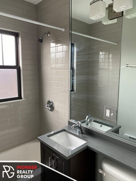 Building Photo - 2907 N Mildred Ave