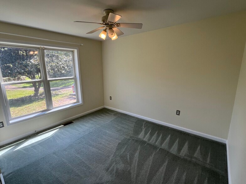 Bedroom 1 - 9958 Francis Folsom Dr