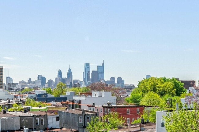 Building Photo - 2336 N Mascher St