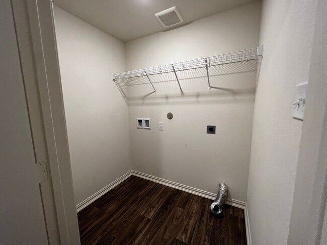 Building Photo - 7326 Anchor Cyn