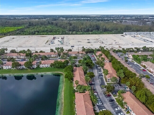 Building Photo - 1250 SE 29th St