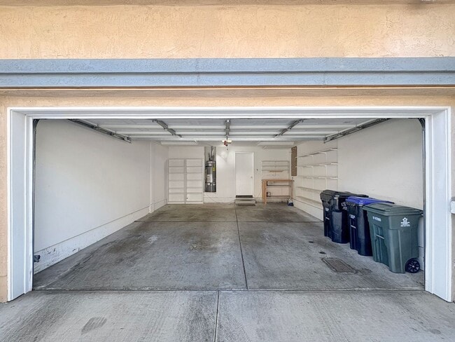 Building Photo - Stunning 3B/2.5BA Home in San Diego w/ Fir...