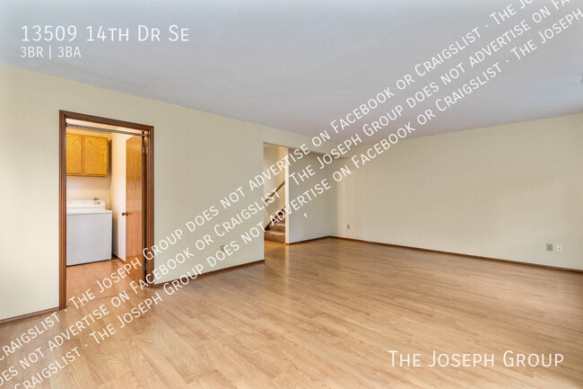 Building Photo - 13509 14th Dr SE
