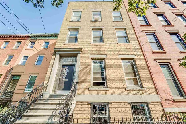 Building Photo - 266 3rd St