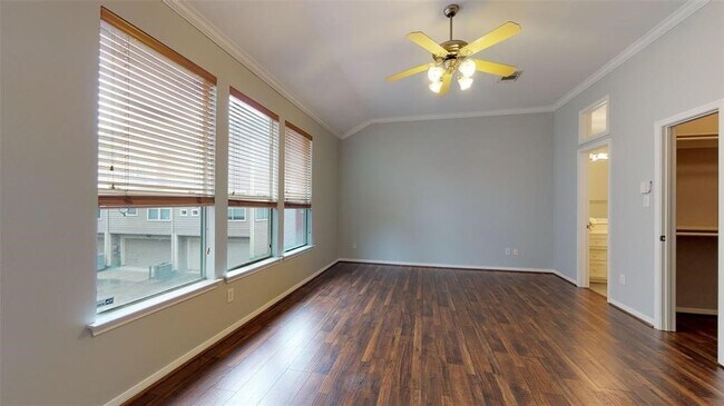 Building Photo - 2104 Gillette St