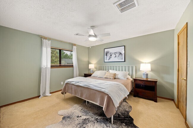Building Photo - 12914 Ivyforest Dr