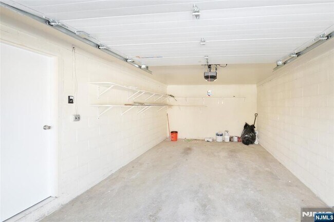 Building Photo - 472 Central Blvd