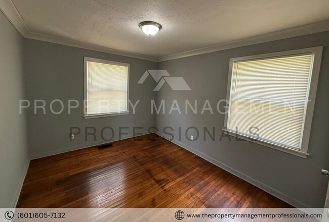 Building Photo - 348 Colonial Dr