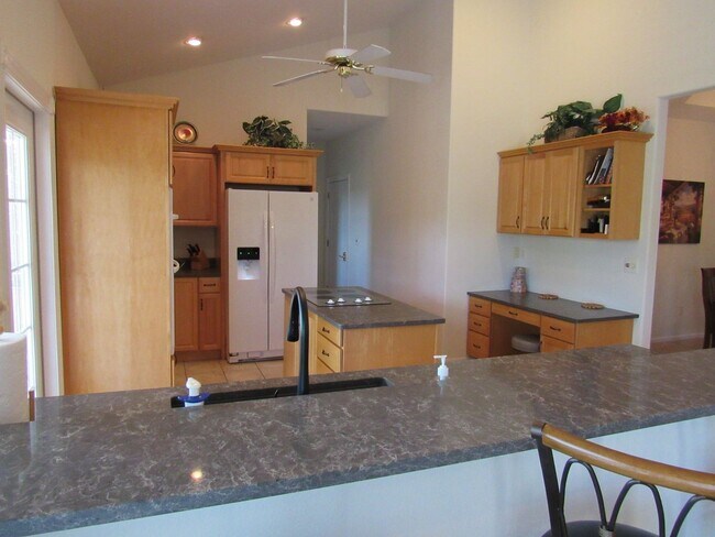 Building Photo - Osage Beach house for rent