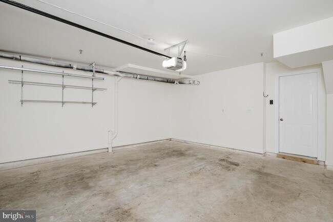 Building Photo - 557 Rhapsody Ct