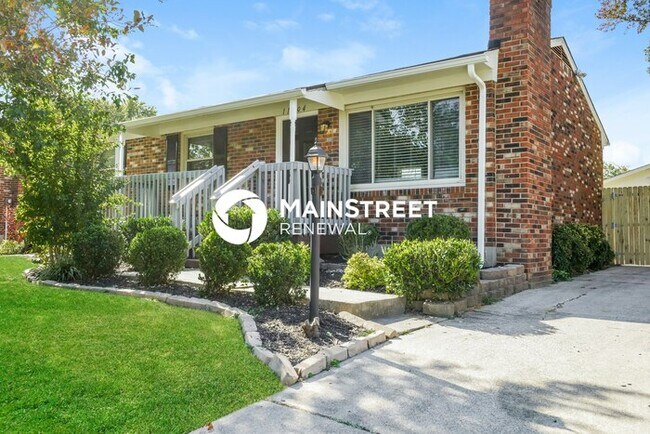 Building Photo - 3 Bedroom Pet-Friendly Home in LOUISVILLE,...