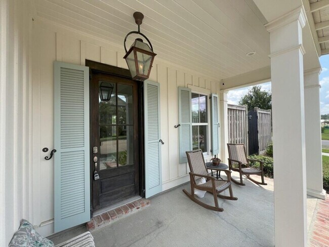 Building Photo - Beautiful 4-Bedroom Home in The Magnificen...