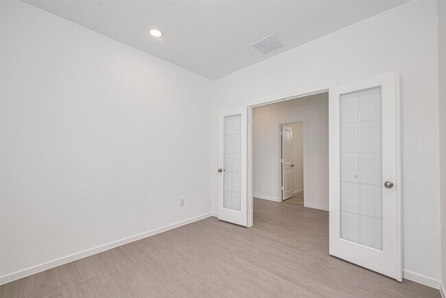 Building Photo - 6743 Iron Clover Dr