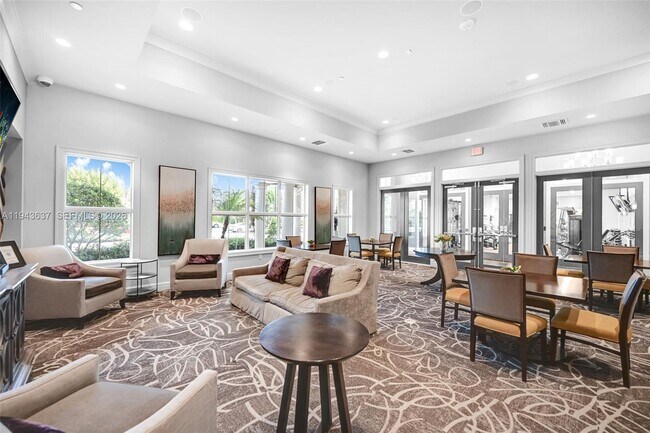 Building Photo - 964 Banyan Dr