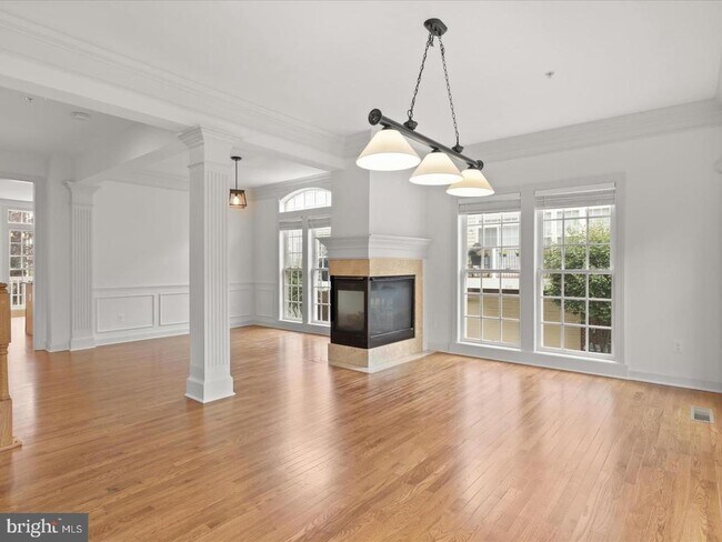 Building Photo - 7980 Vigne Ct