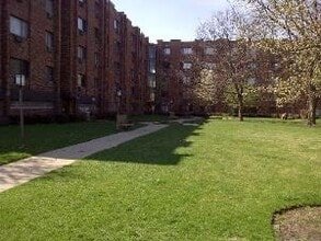 Building Photo - 5310 N Chester Ave