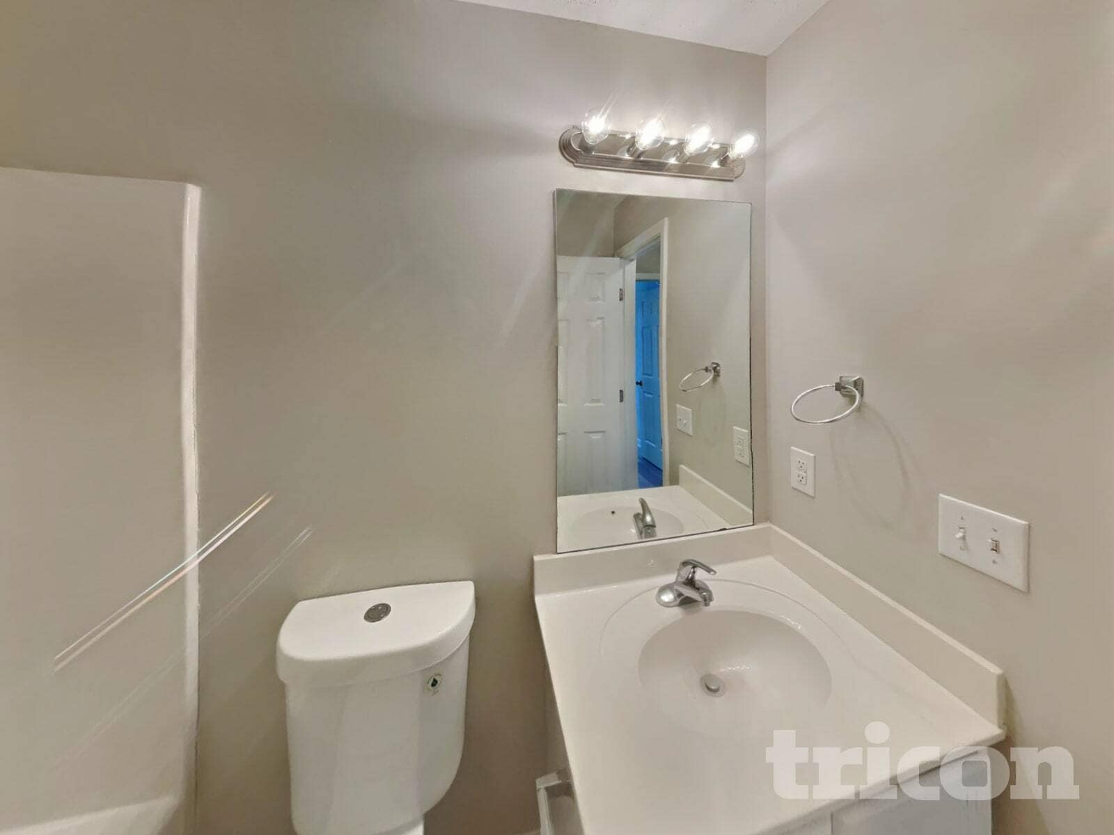 Building Photo - 1116 S Hampton Cl