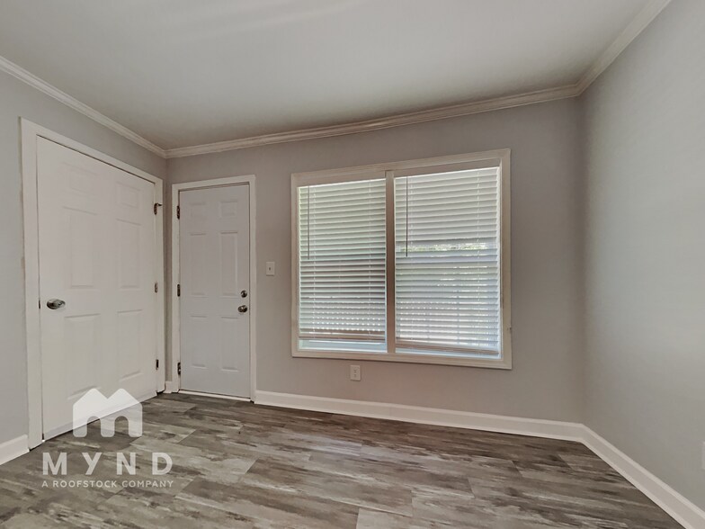 Building Photo - 2421 2nd St NW