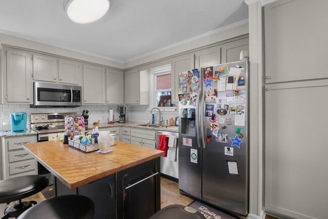 Building Photo - 1802 Warren Dr