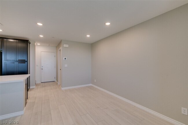 Building Photo - 6184 Rathbone St