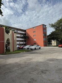 Building Photo - 1700 NE 191st St