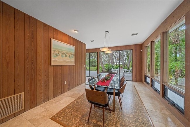 Building Photo - 3348 Old Oak Dr