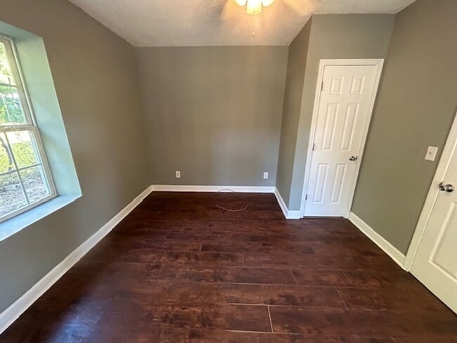 Building Photo - 3530 Beaumont Ave